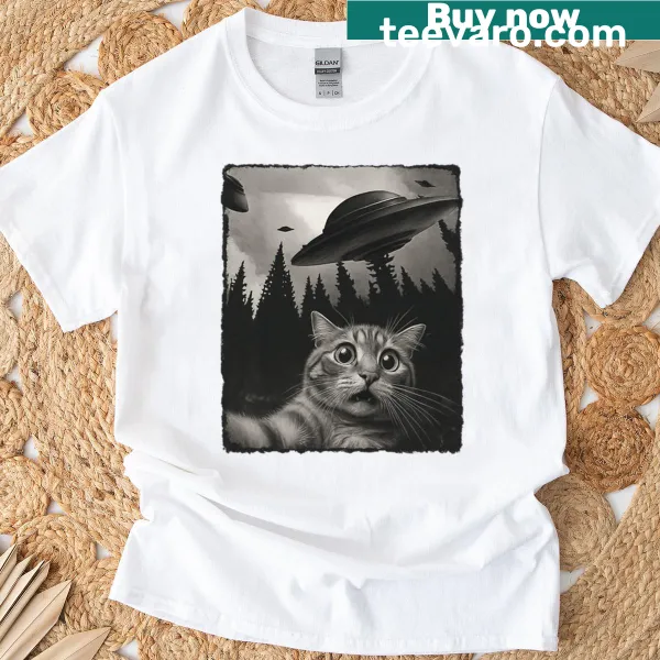 Funny cat selfie graphic with UFO t-shirt design