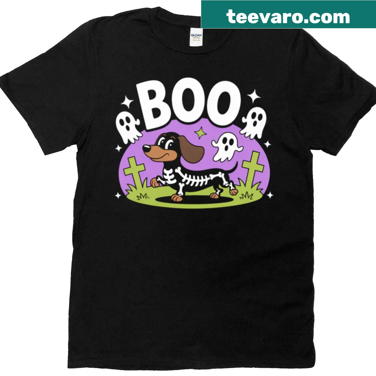 Cute dachshund Halloween t-shirt with 'Boo' text — on a men's t-shirt