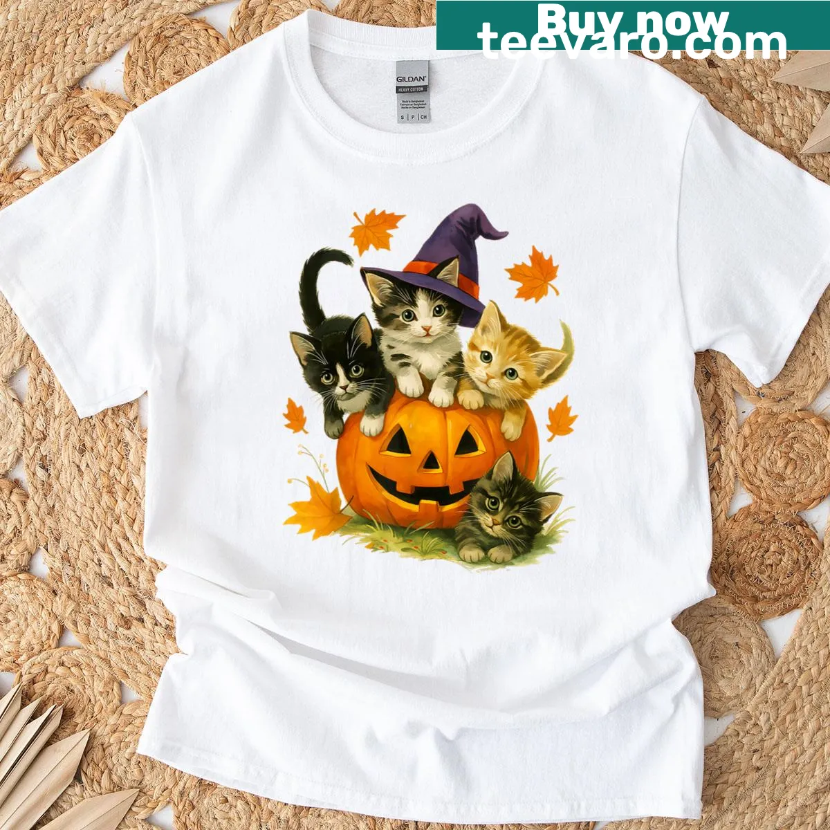 Vintage Halloween t-shirt with a cute cat inside a pumpkin — on a men's t-shirt