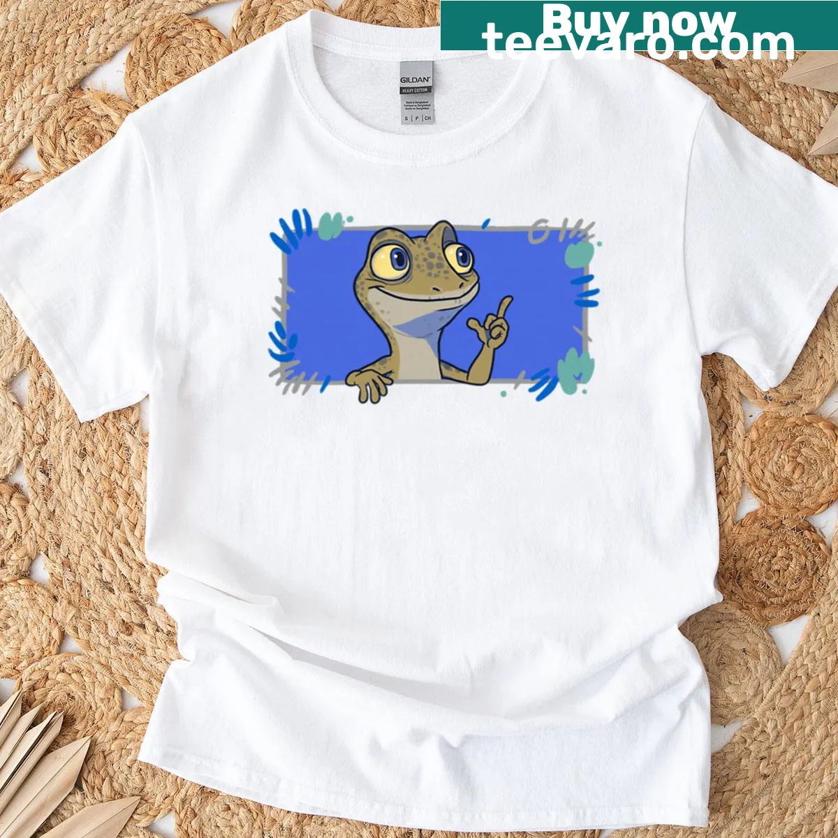 Illustration of a cute lizard on a graphic T-shirt — on a men's t-shirt