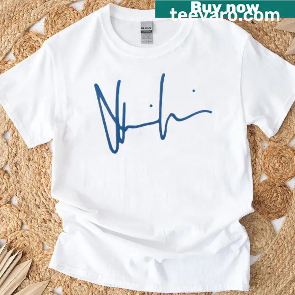 T-shirt with Mila Kunis autograph design