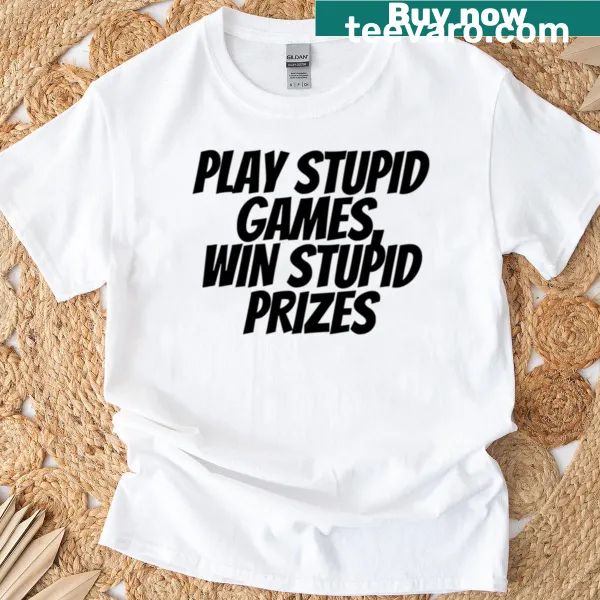 Cute raccoon graphic T-shirt for ramen lovers