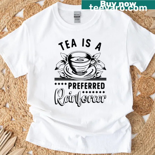 Playful t-shirt for herbal tea lovers with an illustration of tea