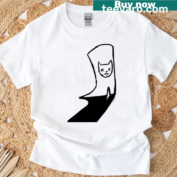 Cartoon cowboy cat design on a fun, playful t-shirt