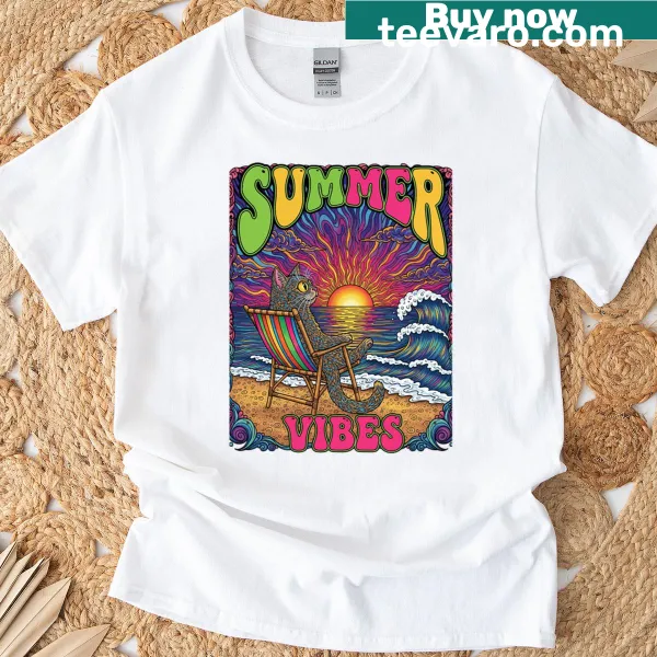 Cute cat lounging on the beach illustration t-shirt