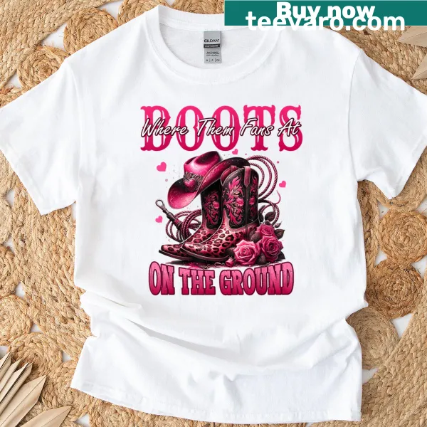 Black T-shirt with cowboy boots graphic and phrase 'Where Them Fans At'