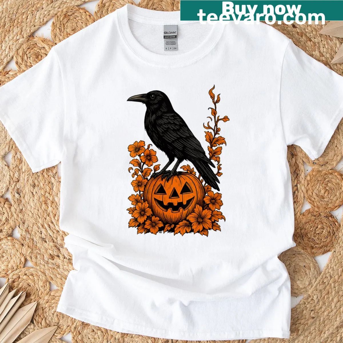 Vintage-style t-shirt featuring a raven on a pumpkin for autumn. — on a men's t-shirt