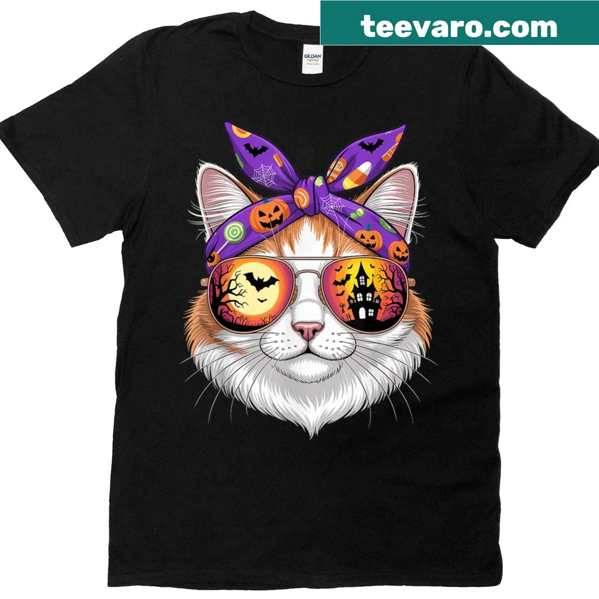 Turkish Van cat in a bandana for Halloween on a T-shirt — on a men's t-shirt