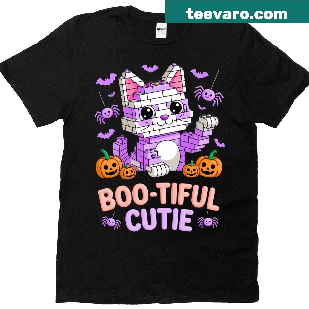 Illustration of a cat next to building blocks for Halloween on a t-shirt — on a men's t-shirt