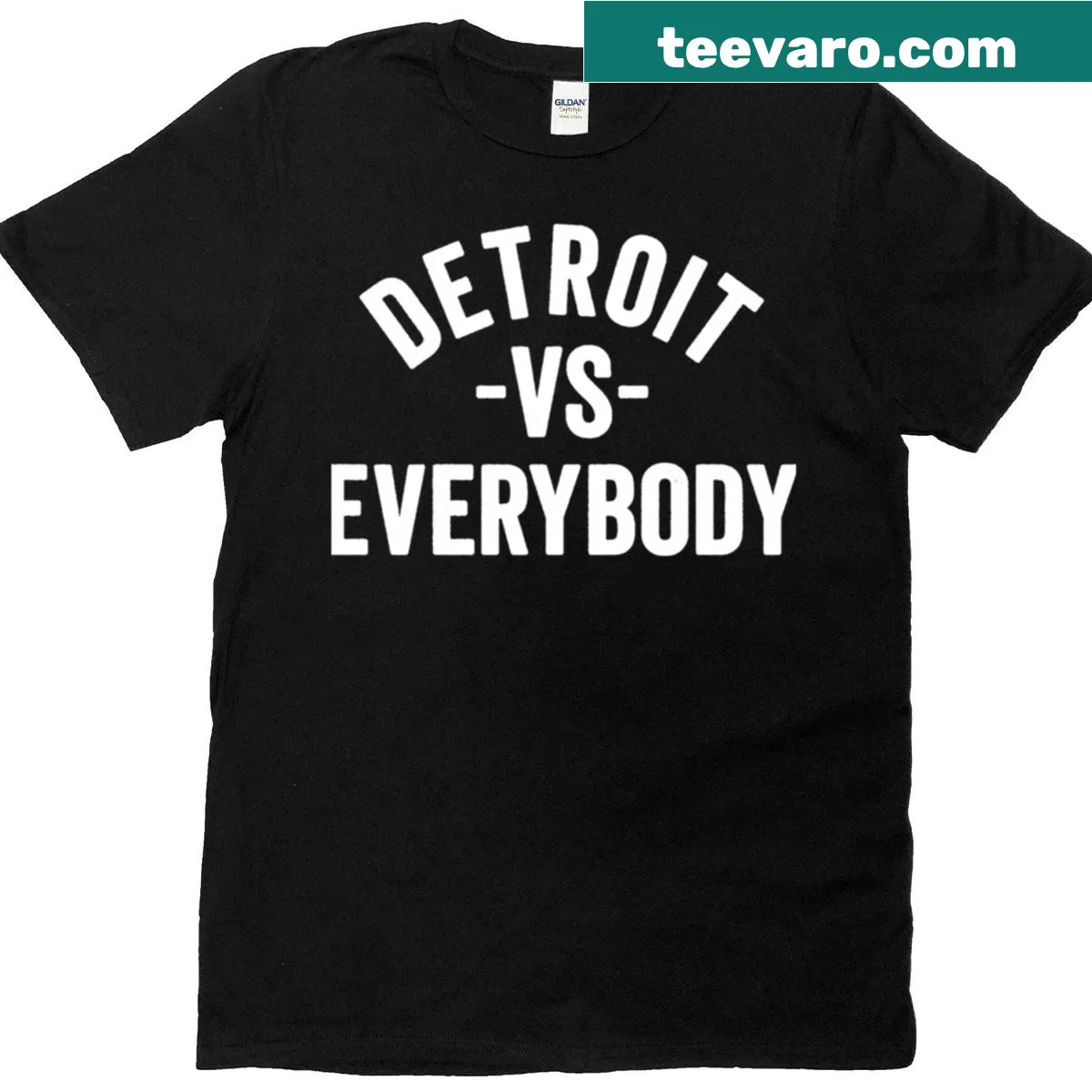Vintage-style shirt with 'Detroit Vs Everybody' for city pride — on a men's t-shirt