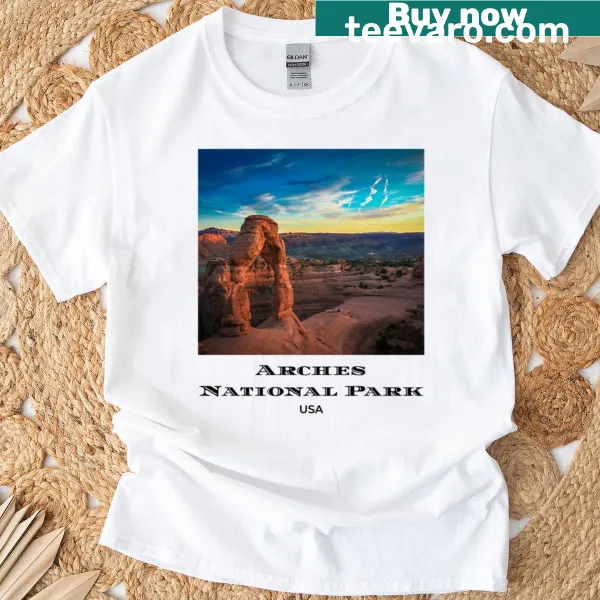Arches National Park graphic T-shirt