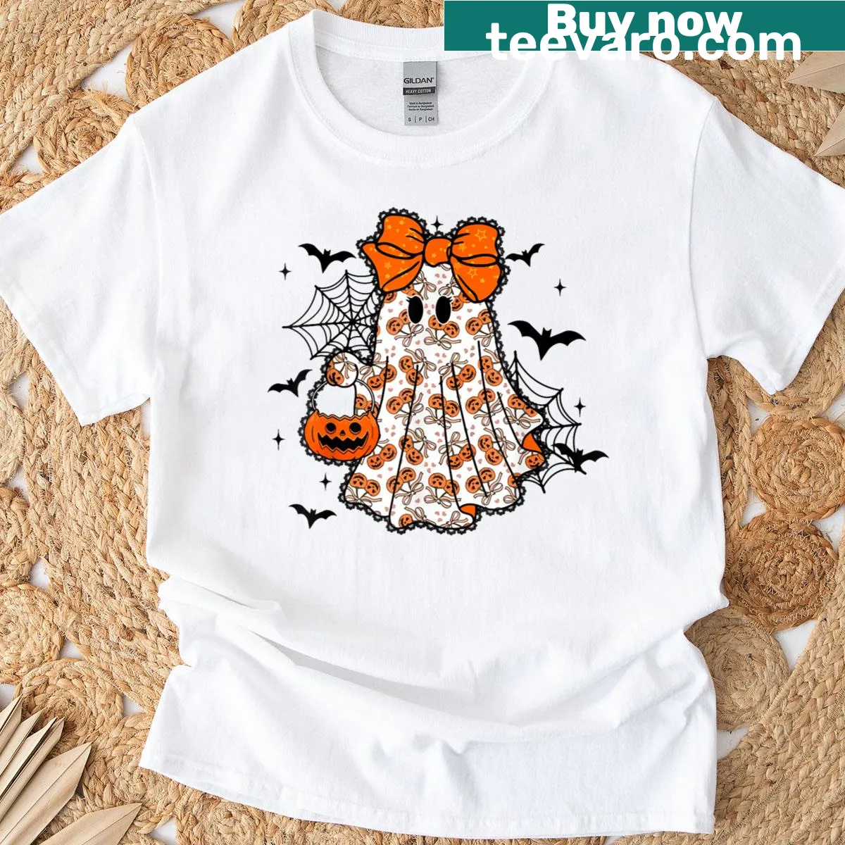 Cute ghost graphic with bow and lace for Halloween on a T-shirt — on a men's t-shirt