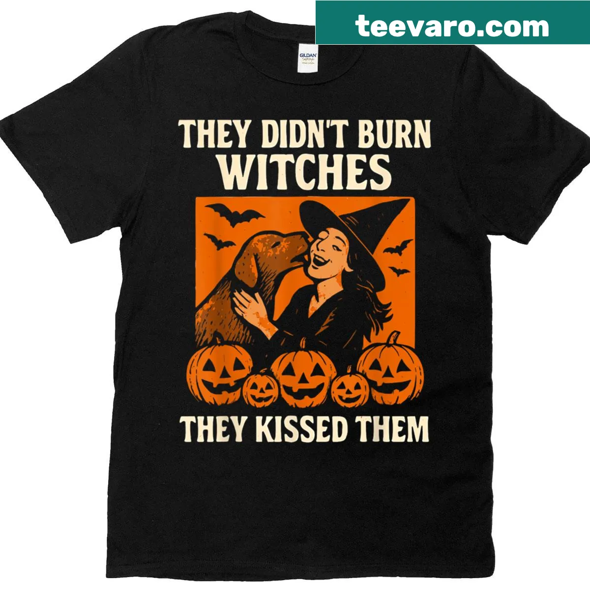 Cartoon of a dog kissing a witch for a funny Halloween T-shirt — on a men's t-shirt