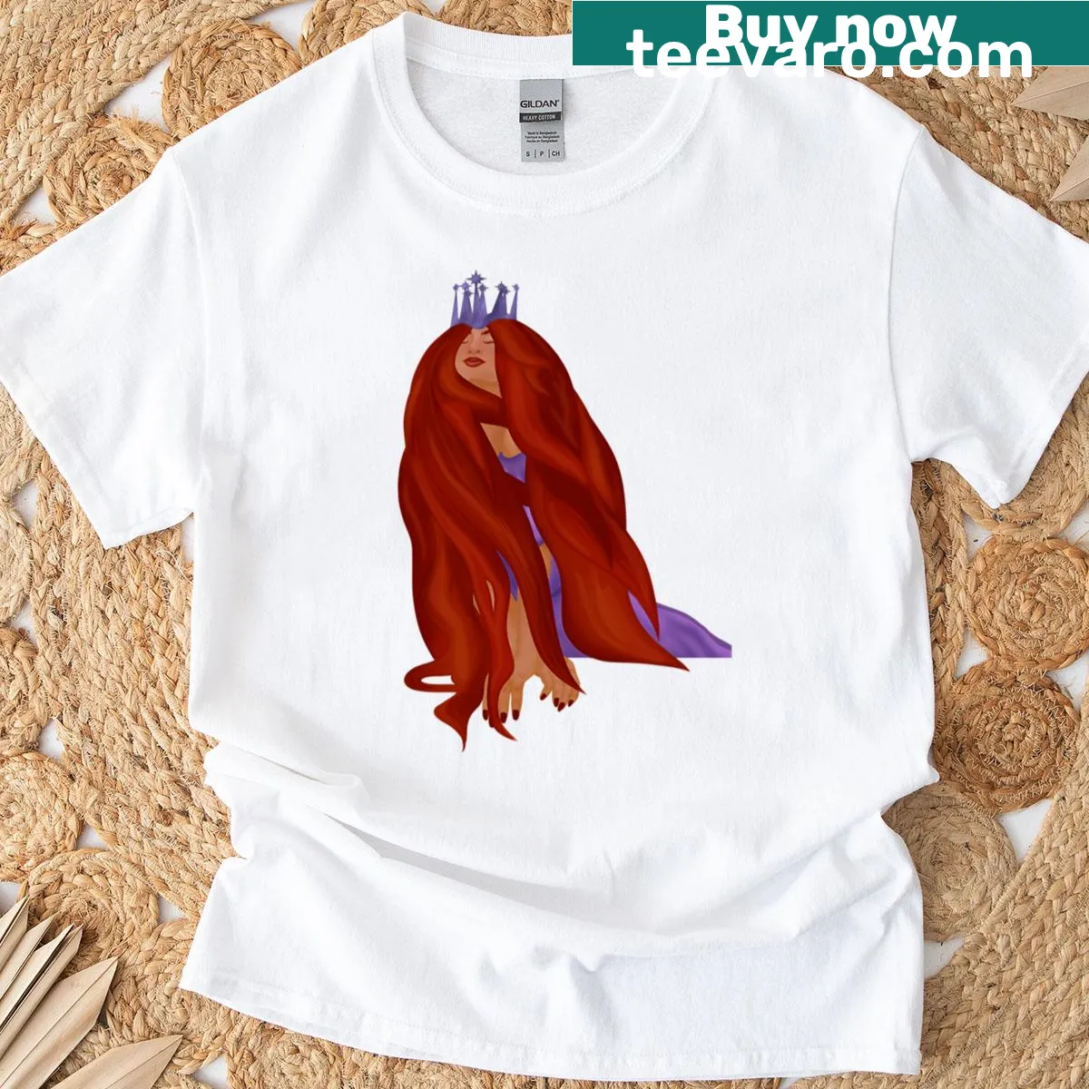 Shirt with illustration of Queen Bryce Quinlan from fantasy — on a men's t-shirt