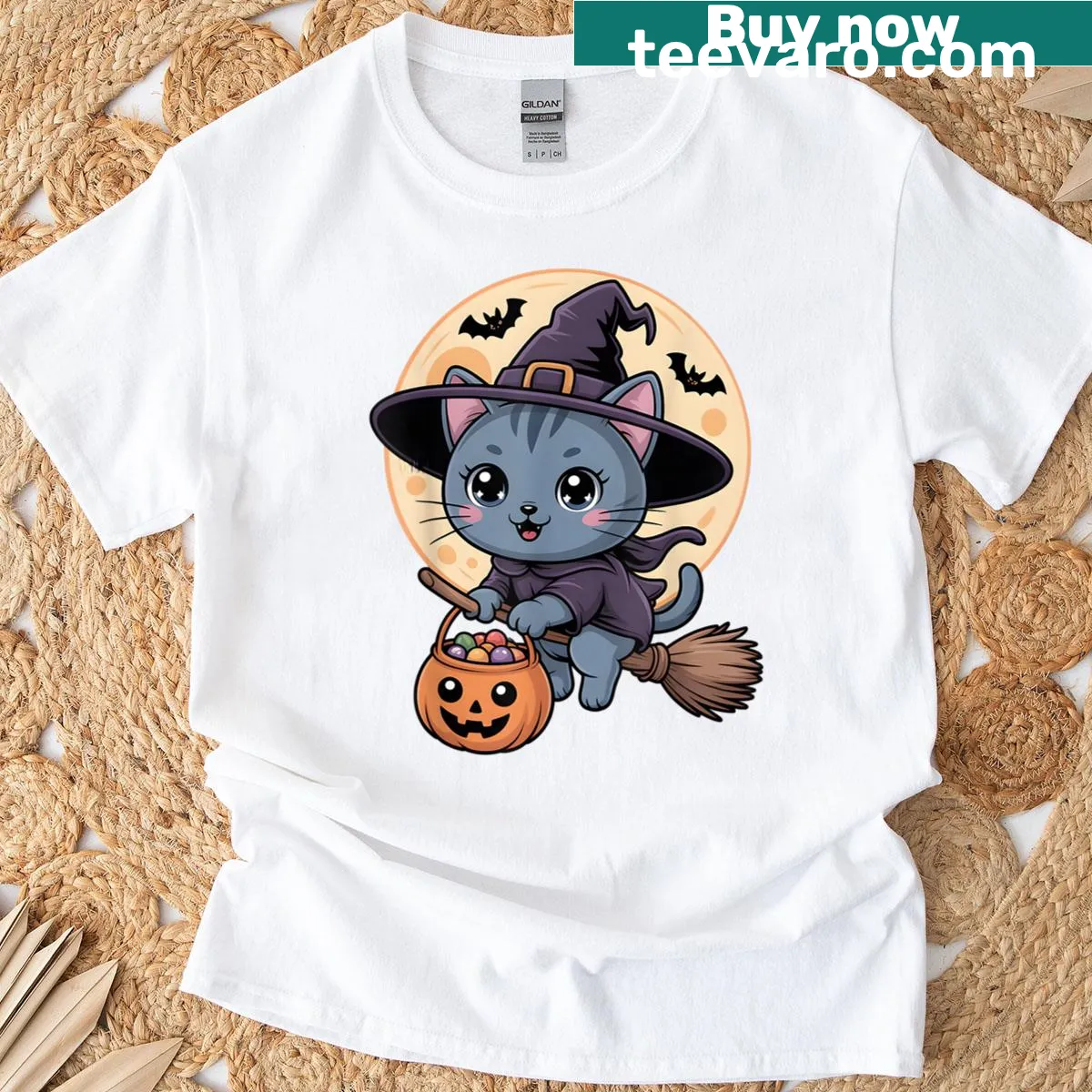 Illustrated Russian Blue cat in a witch hat on a pumpkin for Halloween — on a men's t-shirt