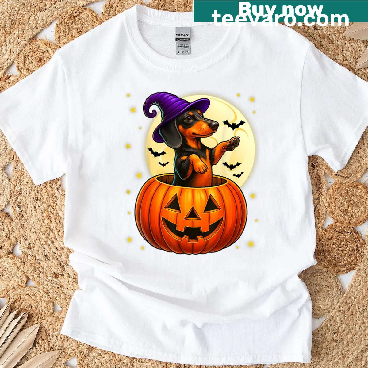 Cute dachshund in Jack O' Lantern costume shirt — on a men's t-shirt