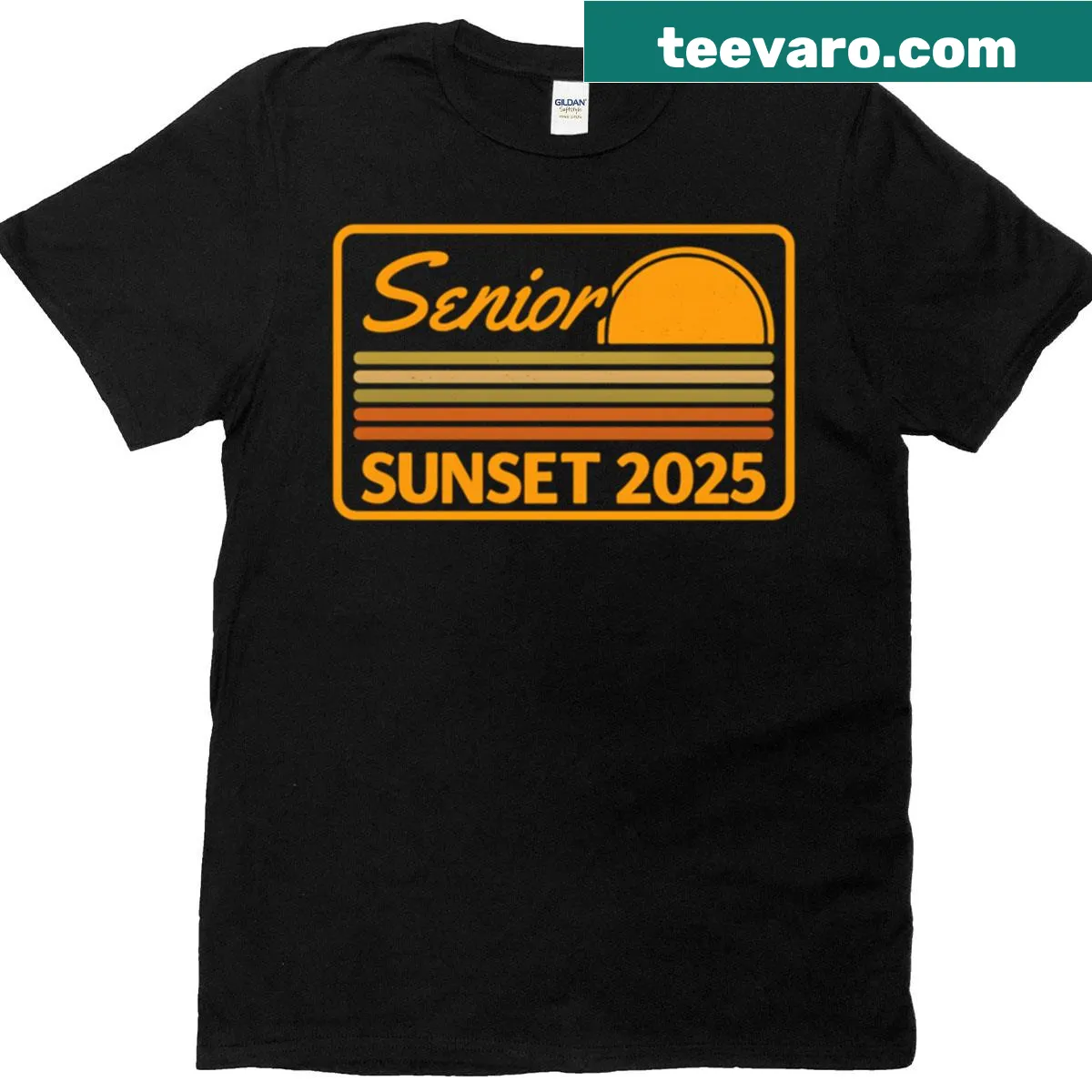 Vintage sunset graphic for the Class of 2025 on a T-shirt — on a men's t-shirt