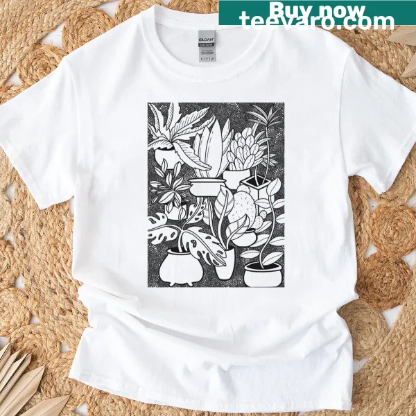 T-shirt with text 'Plants Make People Happy'