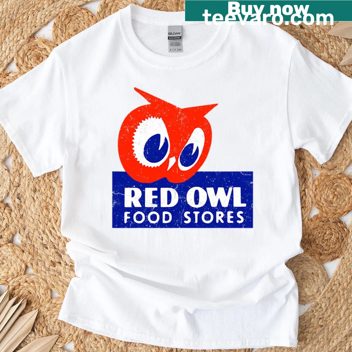 Vintage illustration of Red Owl Groceries on T-shirt — on a men's t-shirt