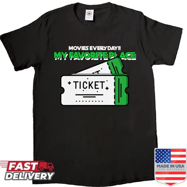 Graphic T-shirt with 'Movies Everyday' slogan