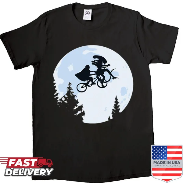 Shirt featuring an illustration of a Xenomorph