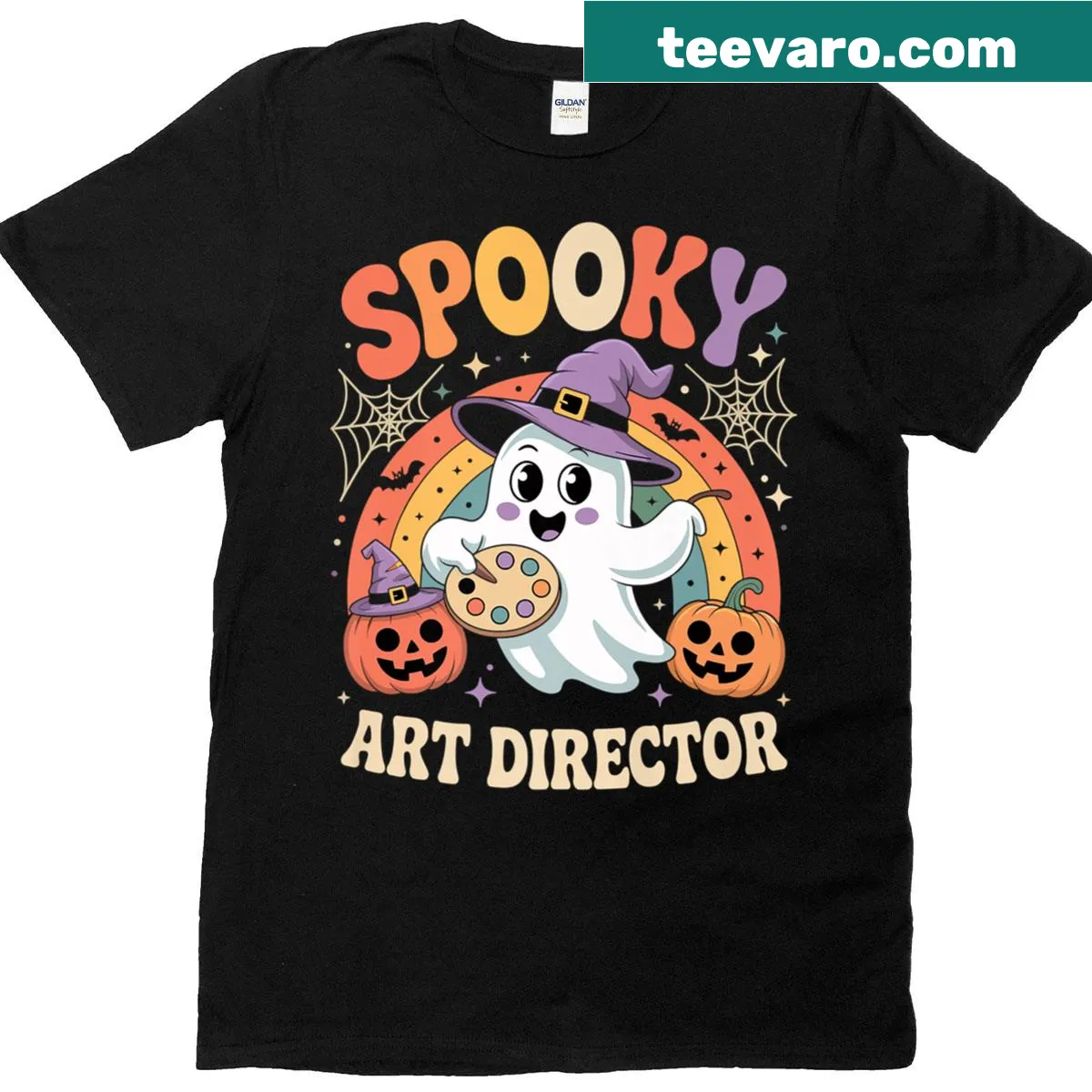 Cute Halloween T-shirt with a ghost and pumpkin painting illustration — on a men's t-shirt