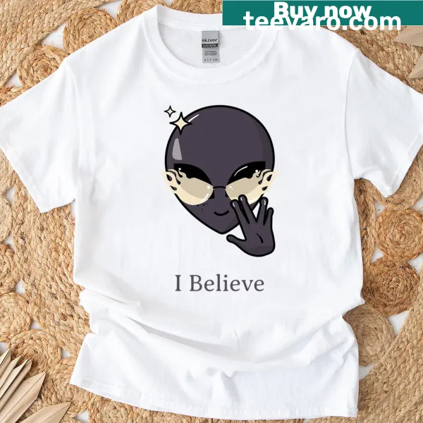 Oversized t-shirt with a humorous alien-themed slogan