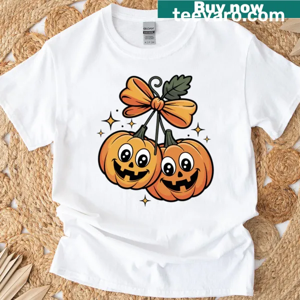 Cute t-shirt featuring two cheerful jack-o-lanterns