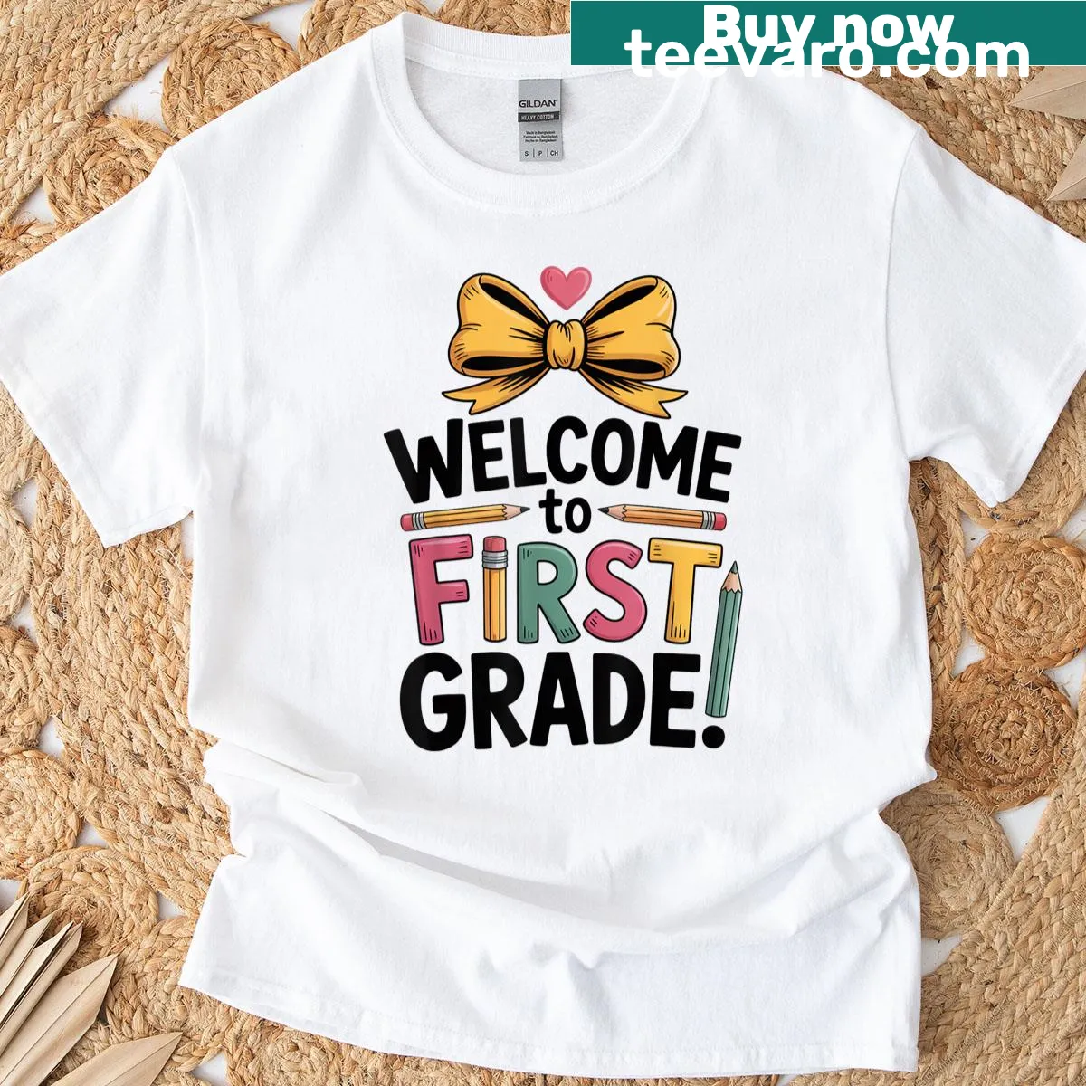 Cute kids T-shirt with a welcoming message for first grade — on a men's t-shirt