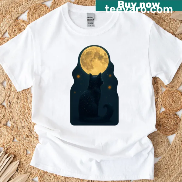 Silhouette of a black cat in front of a full moon on a T-shirt