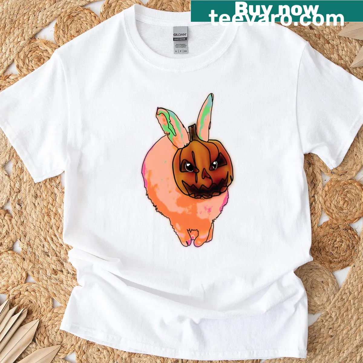 Oversized T-shirt with cute bunny wearing a jack-o-lantern hat for Halloween — on a men's t-shirt
