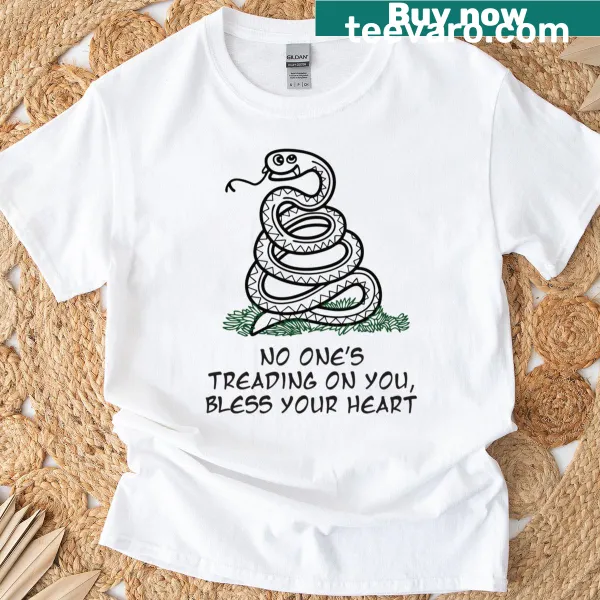 Rattlesnake illustration with Don't Tread On Me text on t-shirt