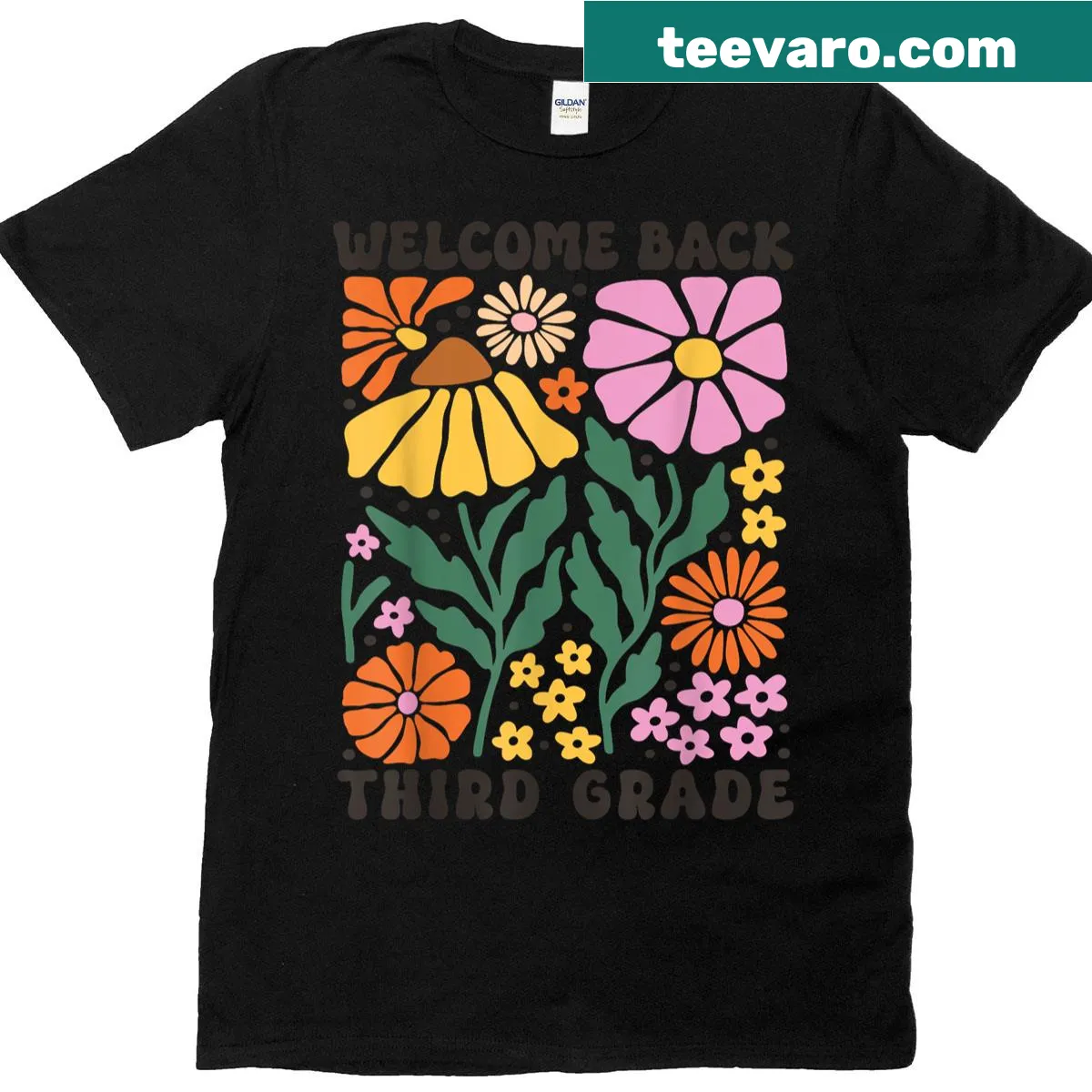 Retro T-shirt celebrating third grade with boho flowers — on a men's t-shirt