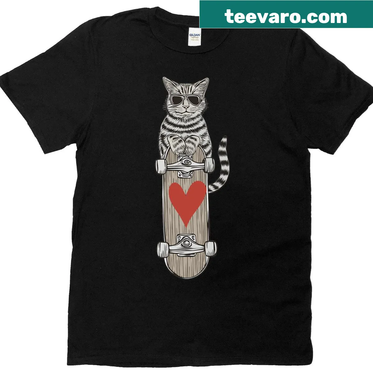 Hipster cat on a skateboard illustrated on a t-shirt — on a men's t-shirt