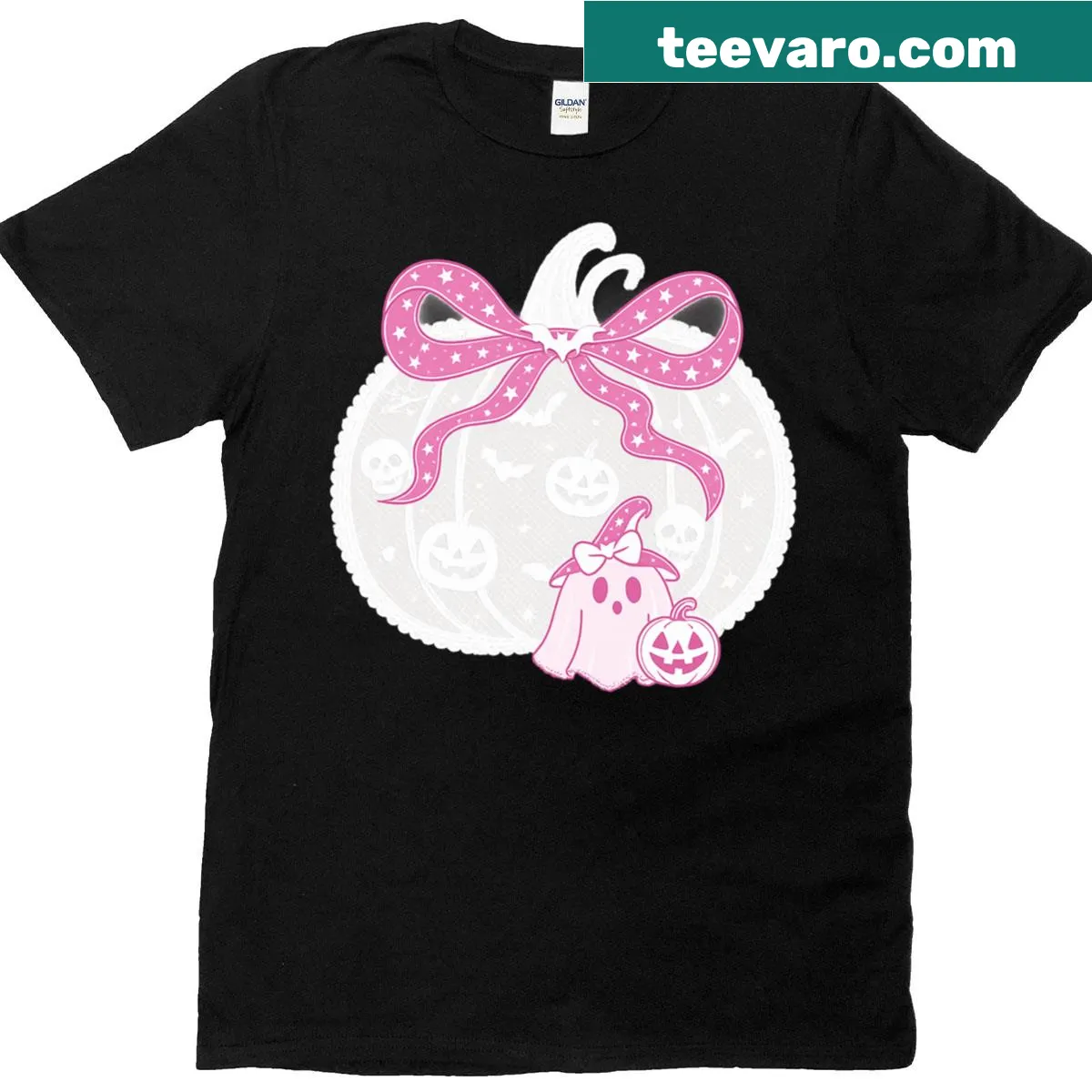 Whimsical pumpkin t-shirt with a bow for Halloween — on a men's t-shirt