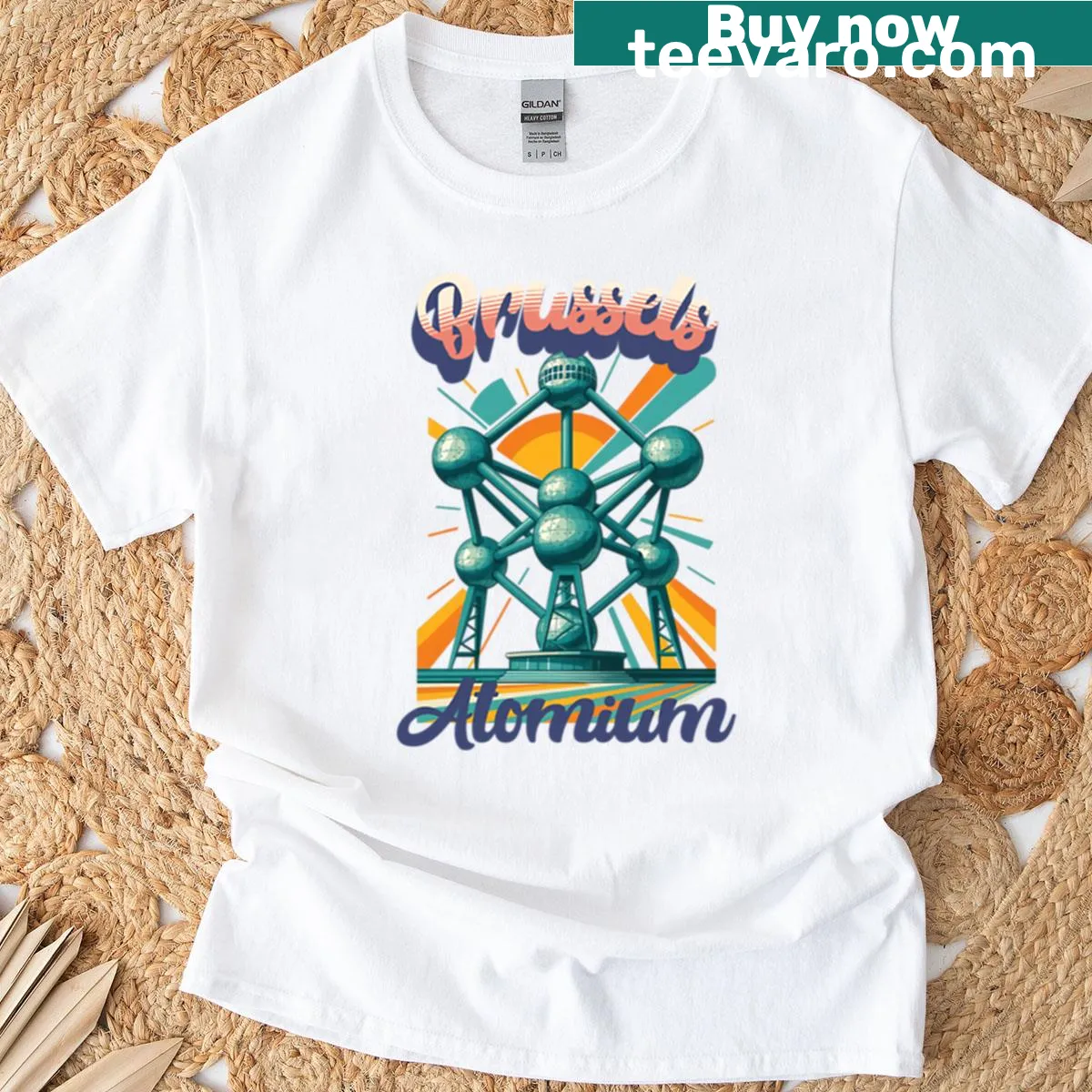 Oversized t-shirt with retro Atomium design — on a men's t-shirt