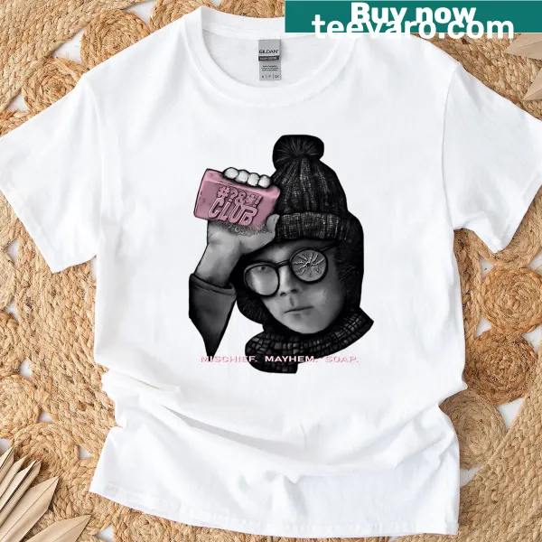 T-shirt with the phrase 'Curse Club' for those who enjoy humor and sarcasm