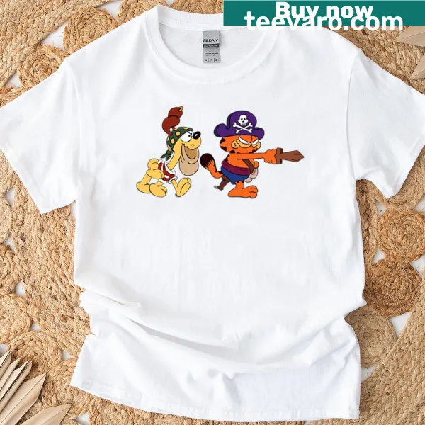 Halloween T-shirt featuring cartoon Garfield in festive design