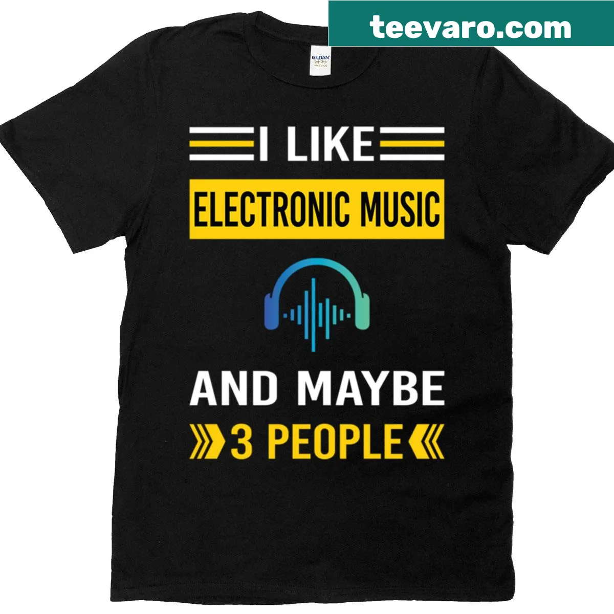 Playful T-shirt with 'I like 3 people electronic music and maybe you' printed — on a men's t-shirt