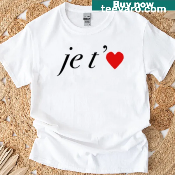 Charming T-shirt featuring 'Je T'aime' text and heart graphic