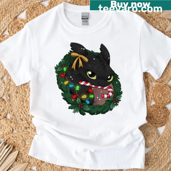 Oversized T-shirt featuring Toothless from How to Train Your Dragon for Christmas