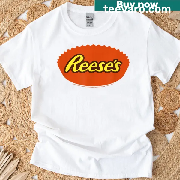 T-shirt displaying the main logo of Reese's Peanut Butter Cups