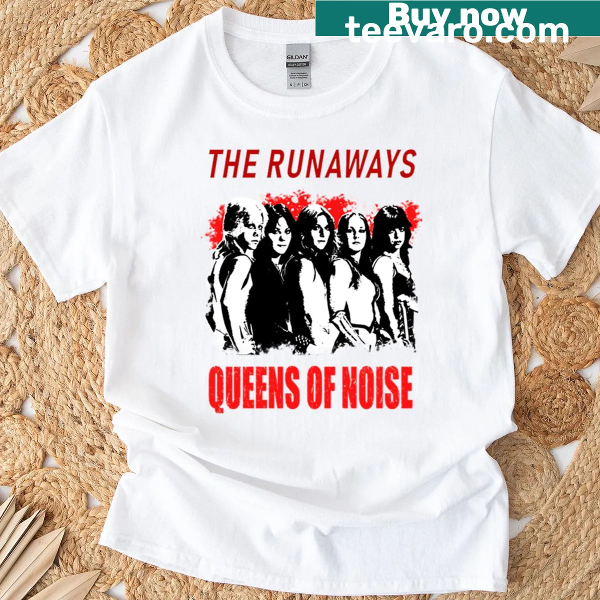 Illustration of The Runaways with 'Queen Of Noise' text on t-shirt — on a men's t-shirt
