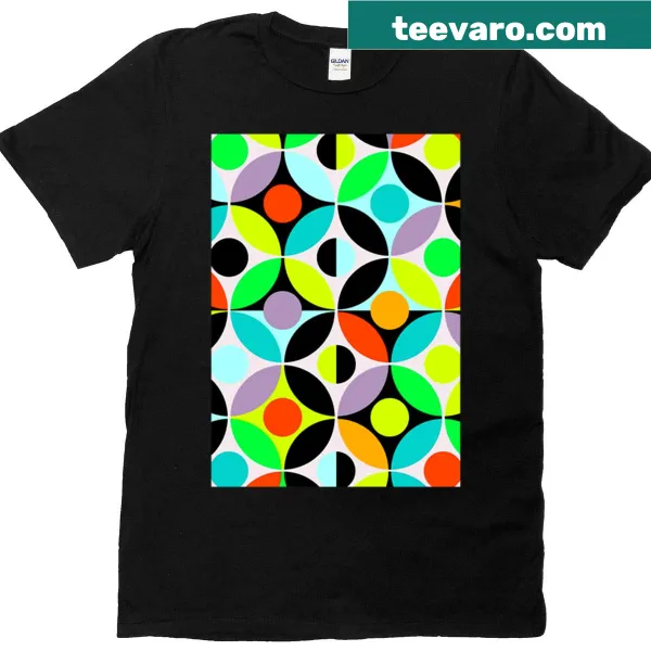 T-shirt with geometric circles design in a minimalist style