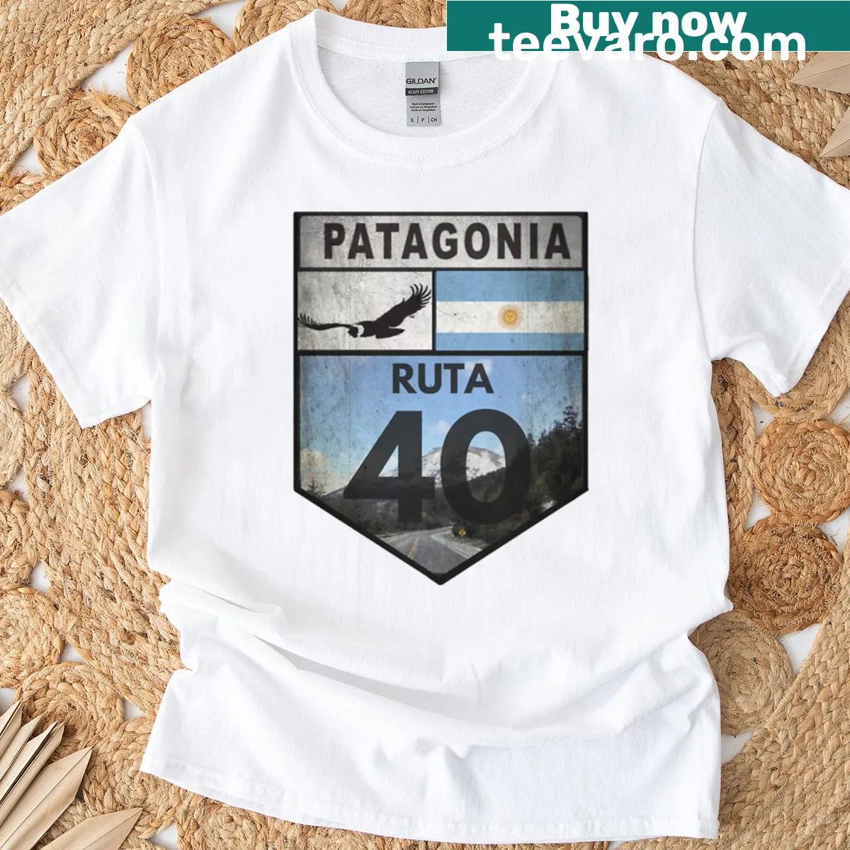 T-shirt featuring an emblematic graphic of Argentina's mythical routes — on a men's t-shirt