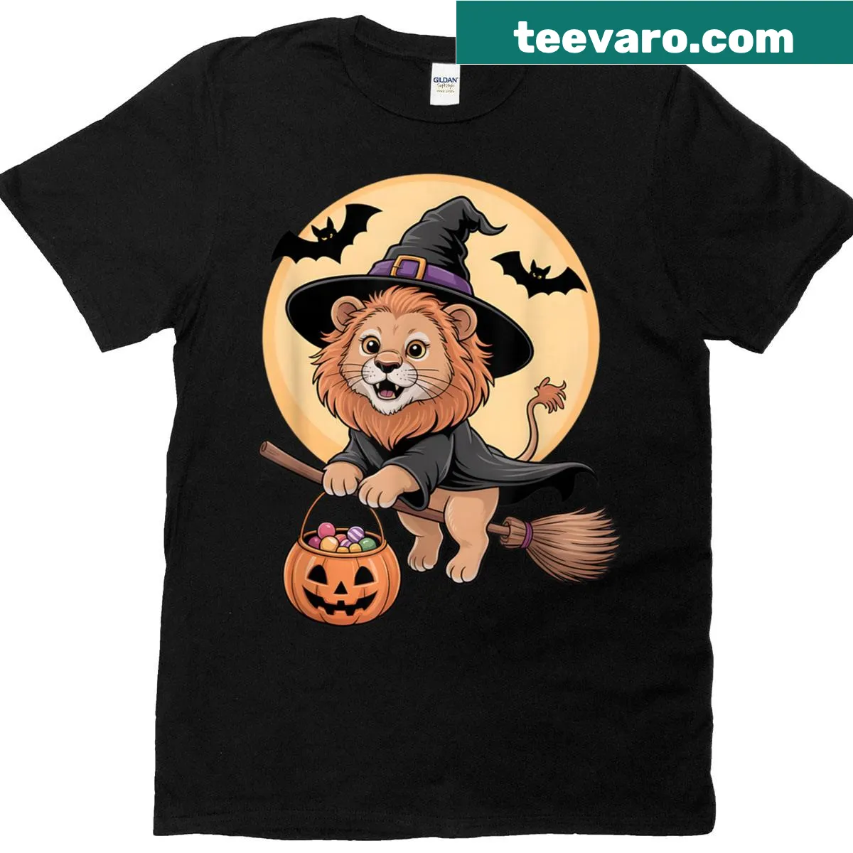 Illustration of a lion in a witch hat with pumpkins for Halloween — on a men's t-shirt