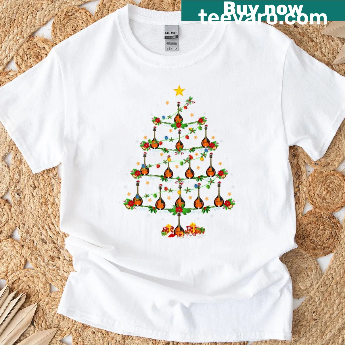 Mandolin with Christmas lights illustrated on a T-shirt — on a men's t-shirt