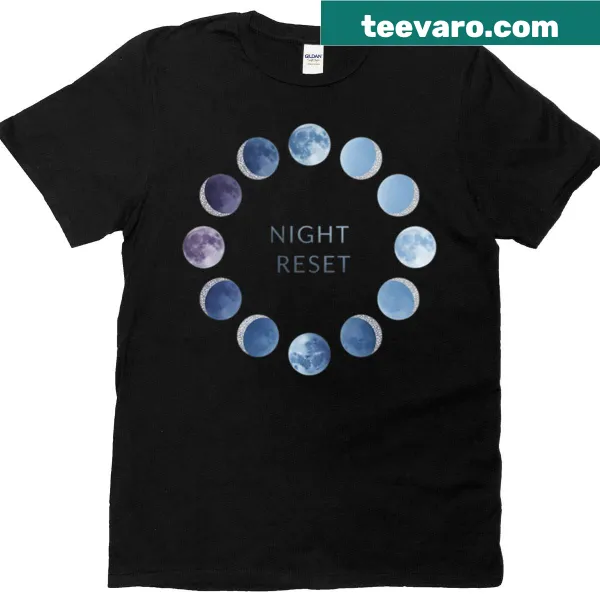 T-shirt with moon phases design representing sleep and tranquility