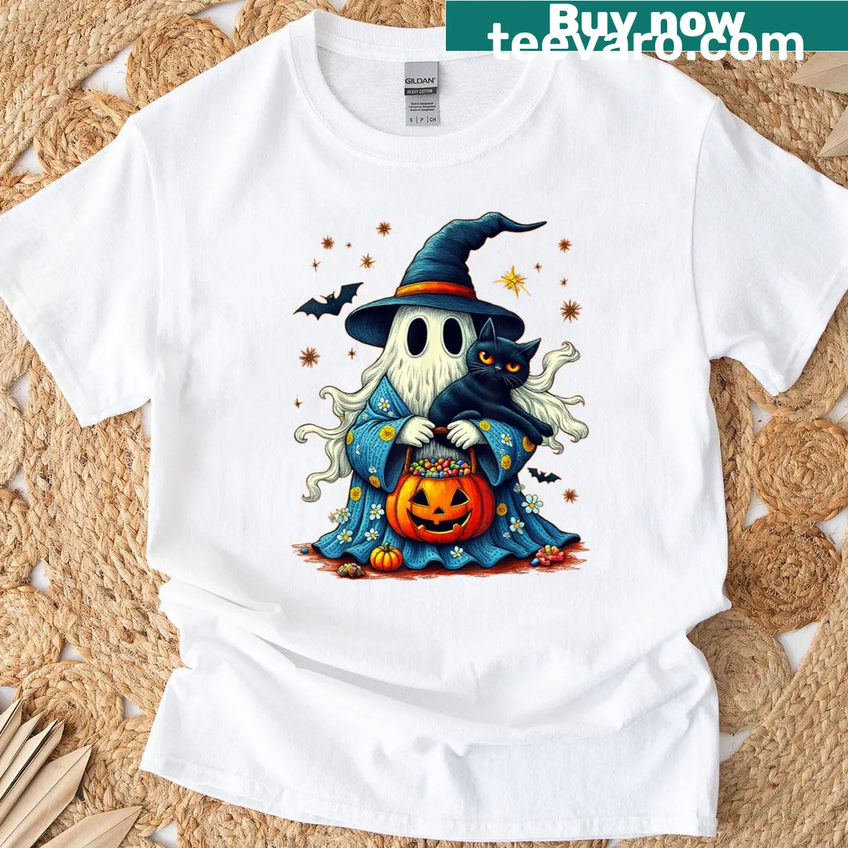 Vintage-style Halloween t-shirt with ghost and black cat — on a men's t-shirt