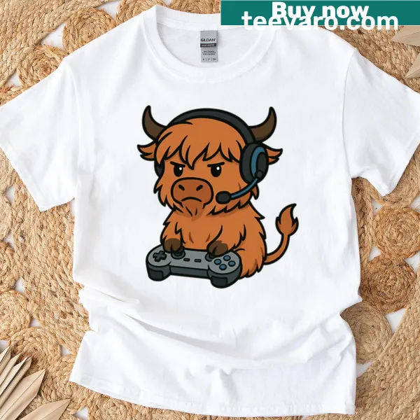 Oversized t-shirt with a funny Highland cow gaming graphic for kids